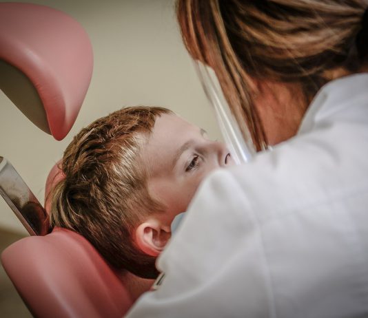 לשמור על בריאות חלל הפה והשיניים